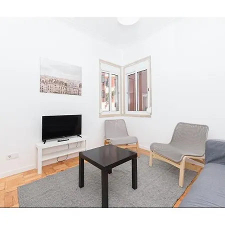 Houze Comfortable In Laranjeiras ליסבון